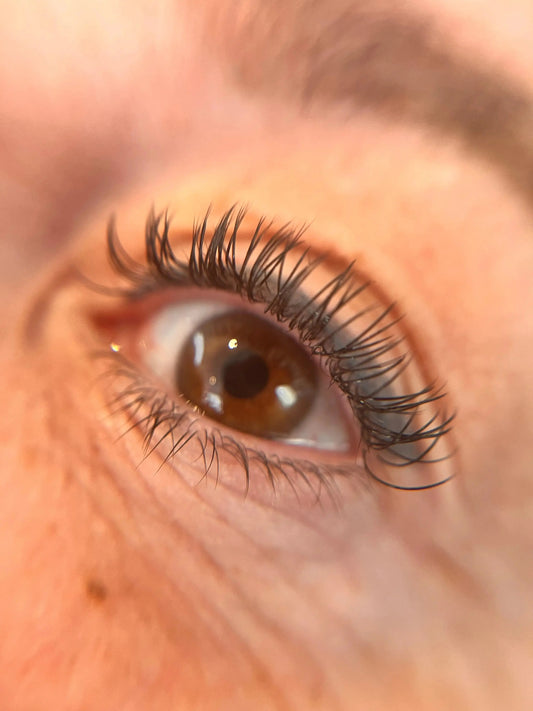 Rehaussement de cils avec teinture à dinan 
